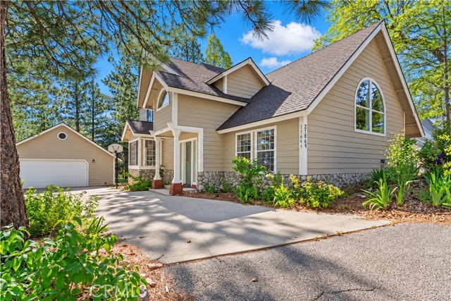 27847 St Bernard, Lake Arrowhead, CA 92352