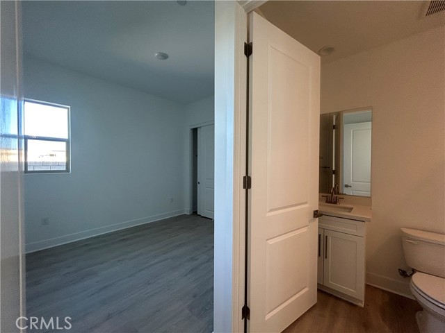 27333 Creekwood Lane, Valencia CA: https://media.crmls.org/medias/1d95fe21-a60b-42a6-bea2-d0802b958ea7.jpg