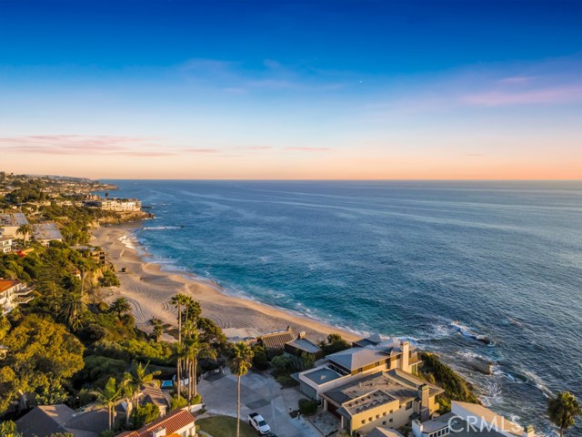 10 Camel Point, Laguna Beach CA: https://media.crmls.org/medias/1d974374-615a-45d1-b1f0-93ccf2aecbd1.jpg