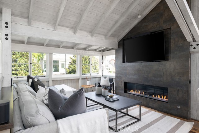 604 Begonia Avenue, Corona del Mar CA: https://media.crmls.org/medias/1d97989c-aec7-4cd9-84c2-092bdbe58e87.jpg