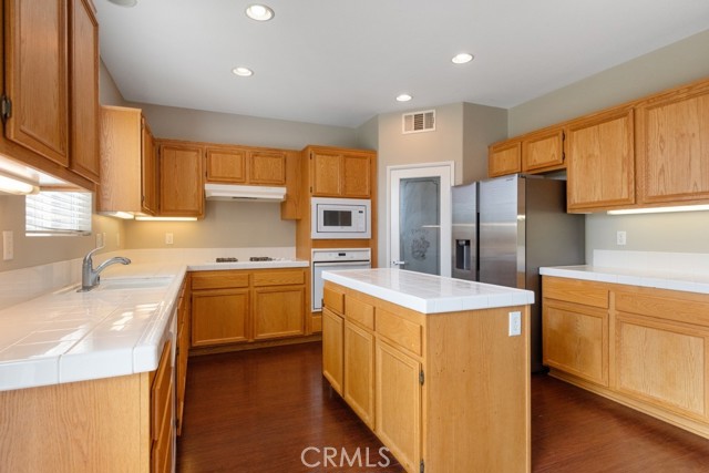 38552 Members Club Drive, Murrieta CA: https://media.crmls.org/medias/1d97fe90-7bbf-4086-bda7-2567f2ee8e86.jpg