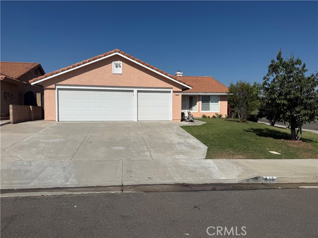 Detail Gallery Image 3 of 28 For 416 S Tamarisk Ave, Rialto,  CA 92376 - 4 Beds | 2 Baths