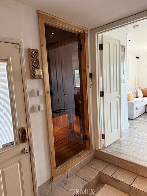 357 Cumberland Road, Glendale CA: https://media.crmls.org/medias/1d99374a-c136-4bd3-98e2-32be55da024b.jpg