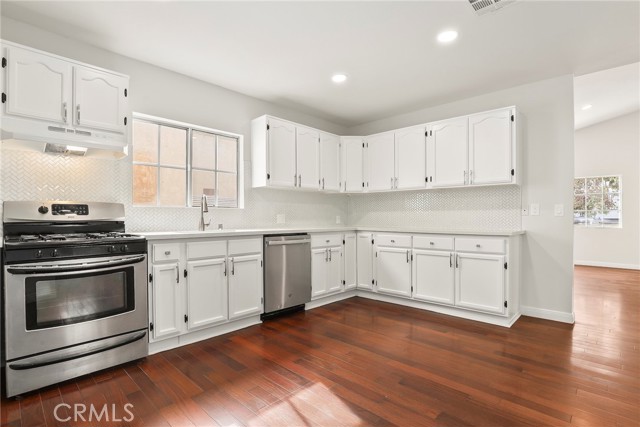 Detail Gallery Image 10 of 44 For 1234 W 22nd St, San Pedro,  CA 90731 - 3 Beds | 3/1 Baths