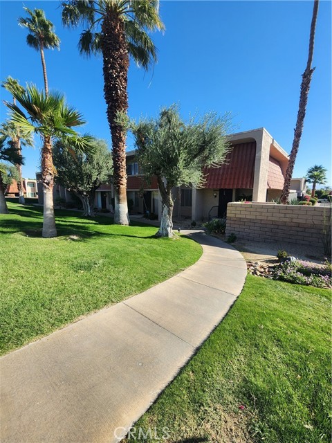 Detail Gallery Image 3 of 6 For 2286 N Indian Canyon Dr #F,  Palm Springs,  CA 92262 - 2 Beds | 1/1 Baths