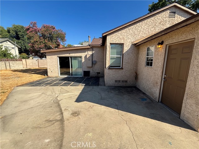 8135 Wakefield Avenue, Panorama City CA: https://media.crmls.org/medias/1d9a66b4-67b0-40cc-857a-f7d7ce24a6d3.jpg
