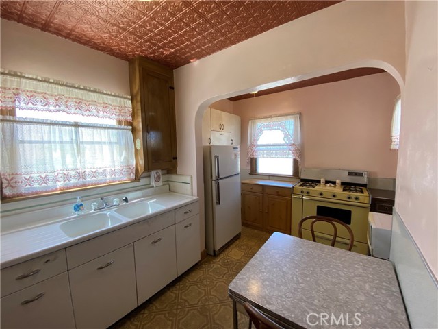 Detail Gallery Image 10 of 46 For 2116 247th St, Lomita,  CA 90717 - – Beds | – Baths