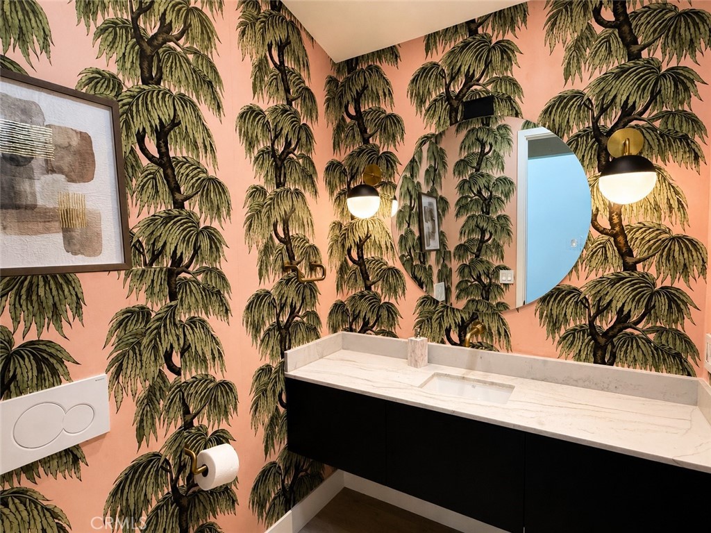 https://media.crmls.org/medias/1d9b7f7b-2de3-4c6c-b7e2-35f6b776c753.jpg?preset=X-Large