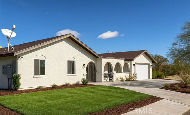 Detail Gallery Image 3 of 18 For 4530 W Ridgecrest, Ridgecrest,  CA 93555 - 4 Beds | 2/1 Baths