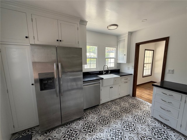 Detail Gallery Image 8 of 15 For 2201 Avon, Los Angeles,  CA 90026 - – Beds | – Baths