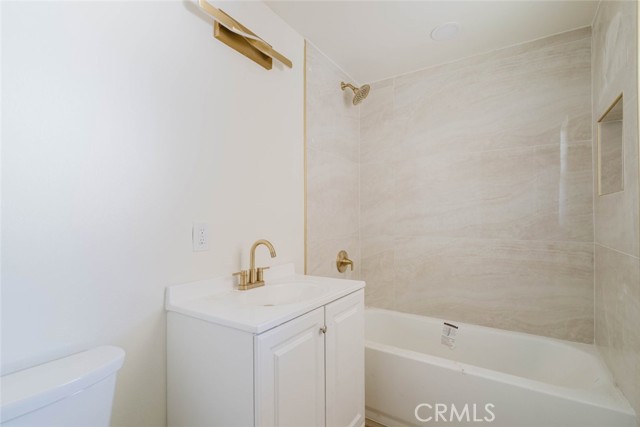 7704 Calvin Avenue photo 15