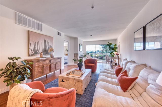 Detail Gallery Image 15 of 44 For 4755 Templeton St #2117,  Los Angeles,  CA 90032 - 2 Beds | 2 Baths