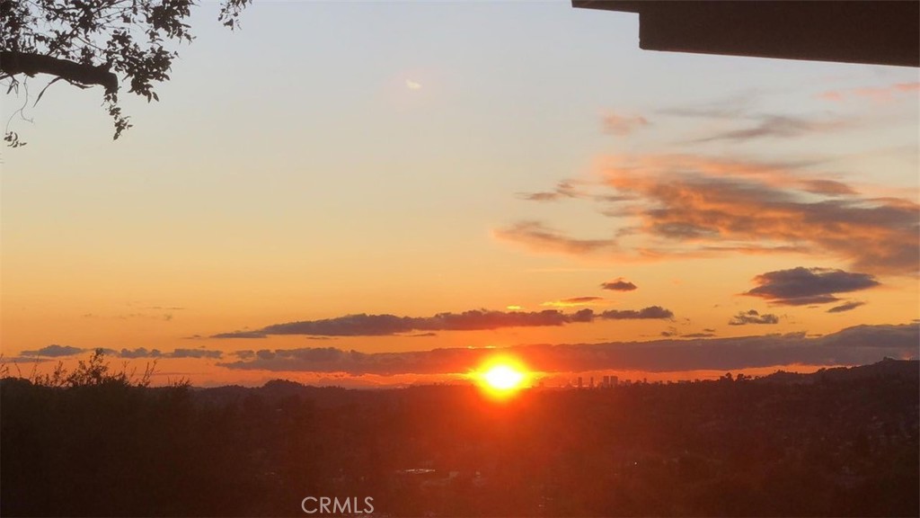 https://media.crmls.org/medias/1d9c9015-bde2-4ae0-ab70-0a644ac10379.jpg?preset=X-Large