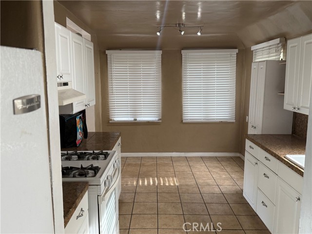 Detail Gallery Image 27 of 32 For 1437 Greenfield Ave, Los Angeles,  CA 90025 - – Beds | – Baths