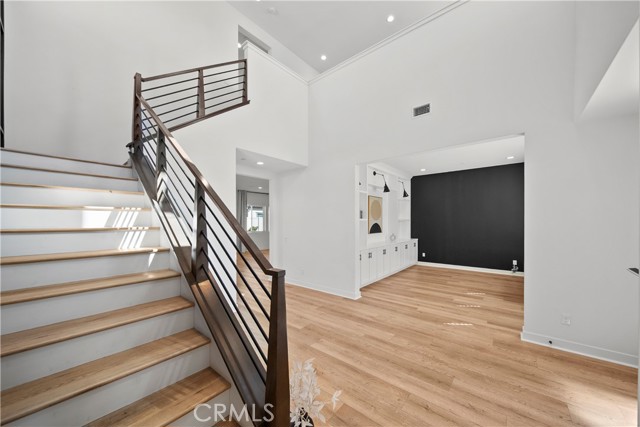 Detail Gallery Image 3 of 56 For 17715 Hillside, Canyon Country,  CA 91350 - 4 Beds | 4 Baths