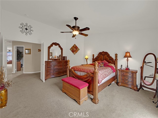 20361 Julia Lane, Saugus CA: https://media.crmls.org/medias/1d9cdf70-1f04-4b69-b246-f1f2a43b0ad5.jpg