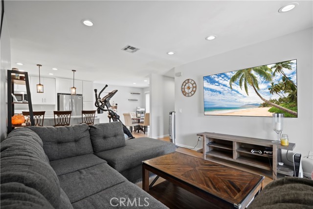 15218 Campus Park Drive, Moorpark CA: https://media.crmls.org/medias/1d9e497c-0168-4d6f-a766-23d5588c53b7.jpg