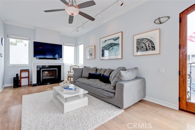 469 27th Street, Manhattan Beach, California 90266, 3 Bedrooms Bedrooms, ,3 BathroomsBathrooms,Residential,Sold,27th,SB22088434