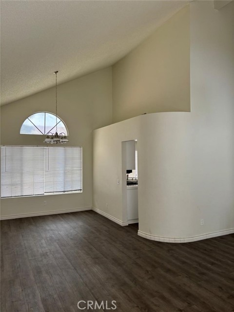 Detail Gallery Image 4 of 10 For 29039 Avocado Way, Lake Elsinore,  CA 92530 - 3 Beds | 2/1 Baths