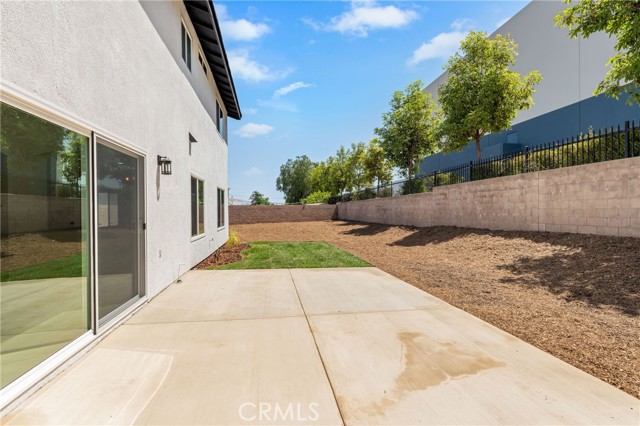 2504 N Fitzsimmons Avenue, Rialto CA: https://media.crmls.org/medias/1d9efa55-5d1c-44b5-925e-af234b3fa911.jpg