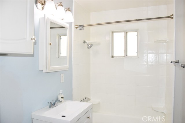 Detail Gallery Image 11 of 33 For 378 N Parker St, Orange,  CA 92868 - 2 Beds | 1 Baths