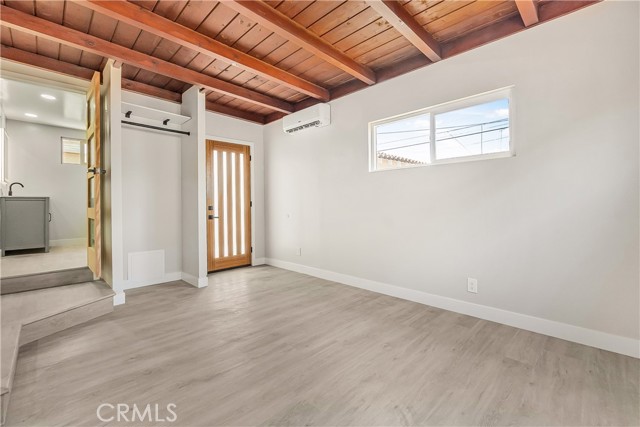6617 Haas Avenue, Los Angeles CA: https://media.crmls.org/medias/1d9fdb44-d86f-4708-b159-54b98baf8b27.jpg