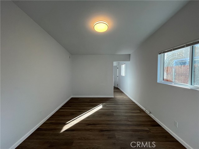 Detail Gallery Image 13 of 16 For 18708 Keswick, Reseda,  CA 91335 - 3 Beds | 2 Baths