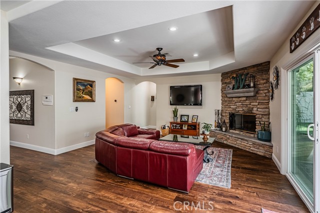 Detail Gallery Image 14 of 53 For 30614 Emperor Dr, Canyon Lake,  CA 92587 - 6 Beds | 4 Baths