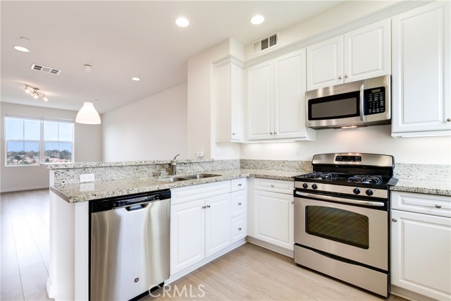 Detail Gallery Image 9 of 33 For 83 Aliso Ridge, Mission Viejo,  CA 92691 - 2 Beds | 2/1 Baths