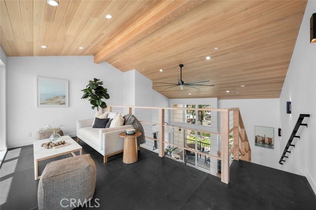 555 Esplanade, Redondo Beach CA: https://media.crmls.org/medias/1da15242-9ea9-4d2f-b49a-537d5fbcb410.jpg