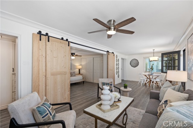 94 Yorktown, Newport Beach CA: https://media.crmls.org/medias/1da15936-b22a-48df-bb2d-2ea8cf21ea4e.jpg