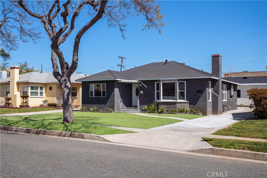 8700 S 8th Avenue, Inglewood, CA 90305
