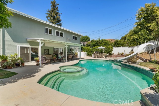 22666 Margarita Drive, Woodland Hills CA: https://media.crmls.org/medias/1da1f5fa-8d49-48e5-afc5-788bc67f9f78.jpg