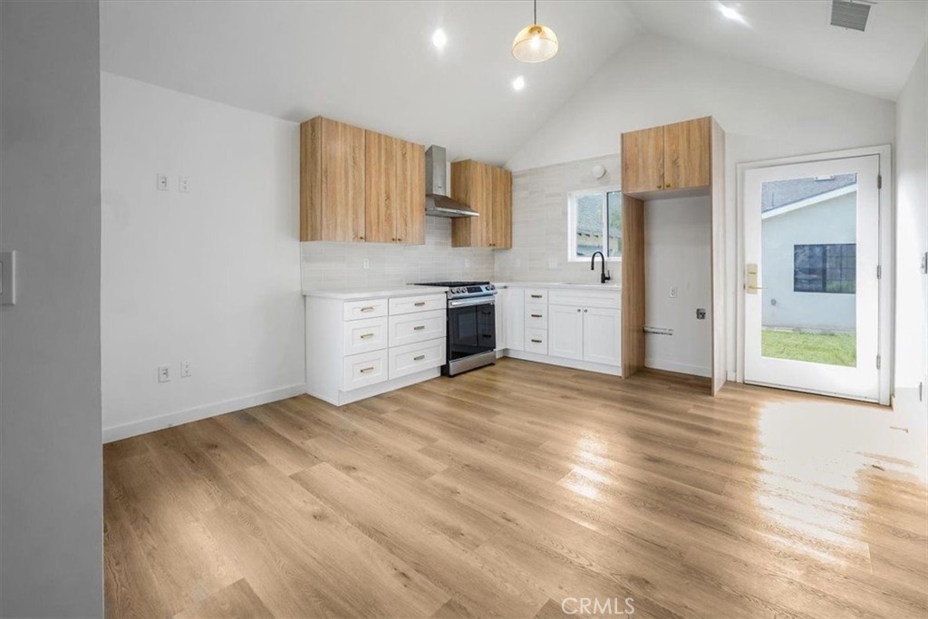 MLS #OC25258681 image #8