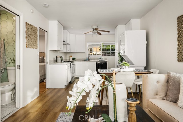 Detail Gallery Image 6 of 26 For 2320 Locust, Long Beach,  CA 90806 - 2 Beds | 1 Baths