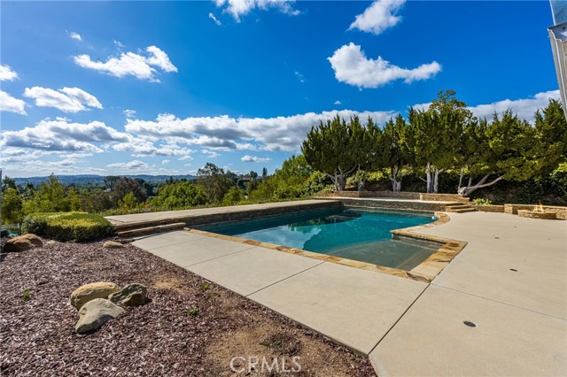 Detail Gallery Image 22 of 75 For 6040 Pat Ave, Woodland Hills,  CA 91367 - 5 Beds | 4/2 Baths