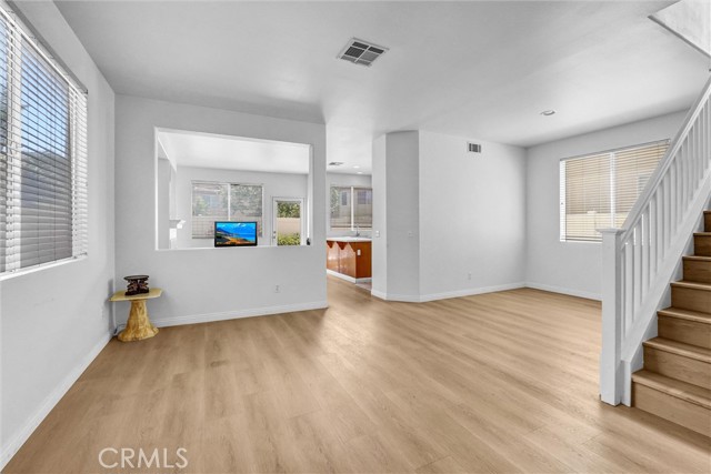 Detail Gallery Image 5 of 32 For 27231 Marisa Dr, Canyon Country,  CA 91387 - 4 Beds | 3 Baths