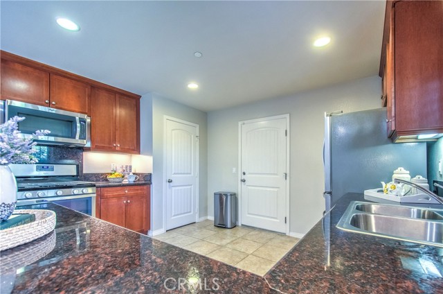 Detail Gallery Image 13 of 20 For 799 Center St, Costa Mesa,  CA 92627 - 3 Beds | 2/1 Baths