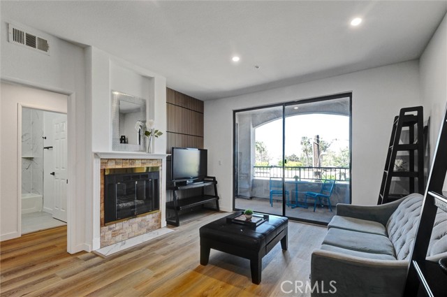 Detail Gallery Image 8 of 32 For 555 Maine Ave #225,  Long Beach,  CA 90802 - 2 Beds | 2 Baths