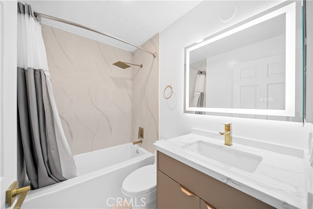 Detail Gallery Image 21 of 53 For 10475 Ashton Avenue Ave #301,  Los Angeles,  CA 90024 - 2 Beds | 3 Baths