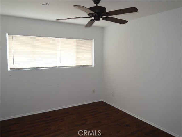 Detail Gallery Image 17 of 37 For 8055 Canby Ave #5,  Reseda,  CA 91335 - 3 Beds | 2/1 Baths