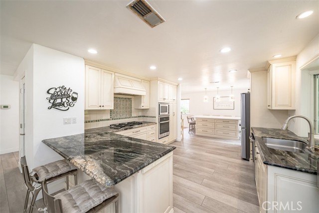 Detail Gallery Image 17 of 65 For 25662 Pinto Ct, Laguna Hills,  CA 92653 - 4 Beds | 2/1 Baths