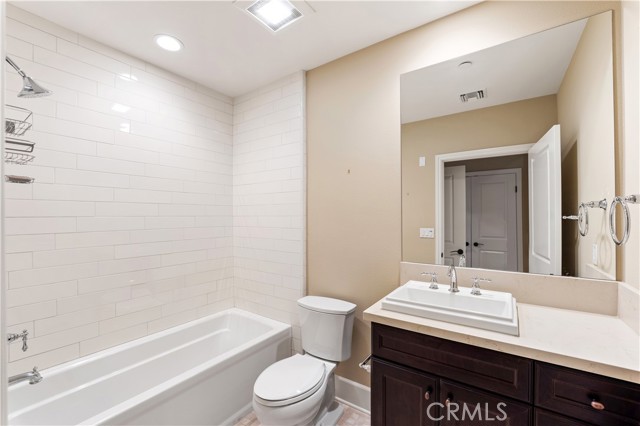 Detail Gallery Image 22 of 29 For 23500 Park Sorrento #C41,  Calabasas,  CA 91302 - 3 Beds | 3/1 Baths