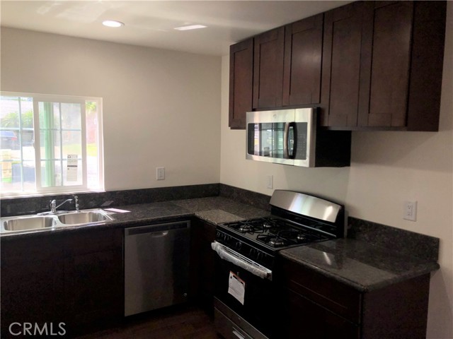 Detail Gallery Image 41 of 44 For 23395 Schoolcraft St, West Hills,  CA 91307 - 8 Beds | 5 Baths