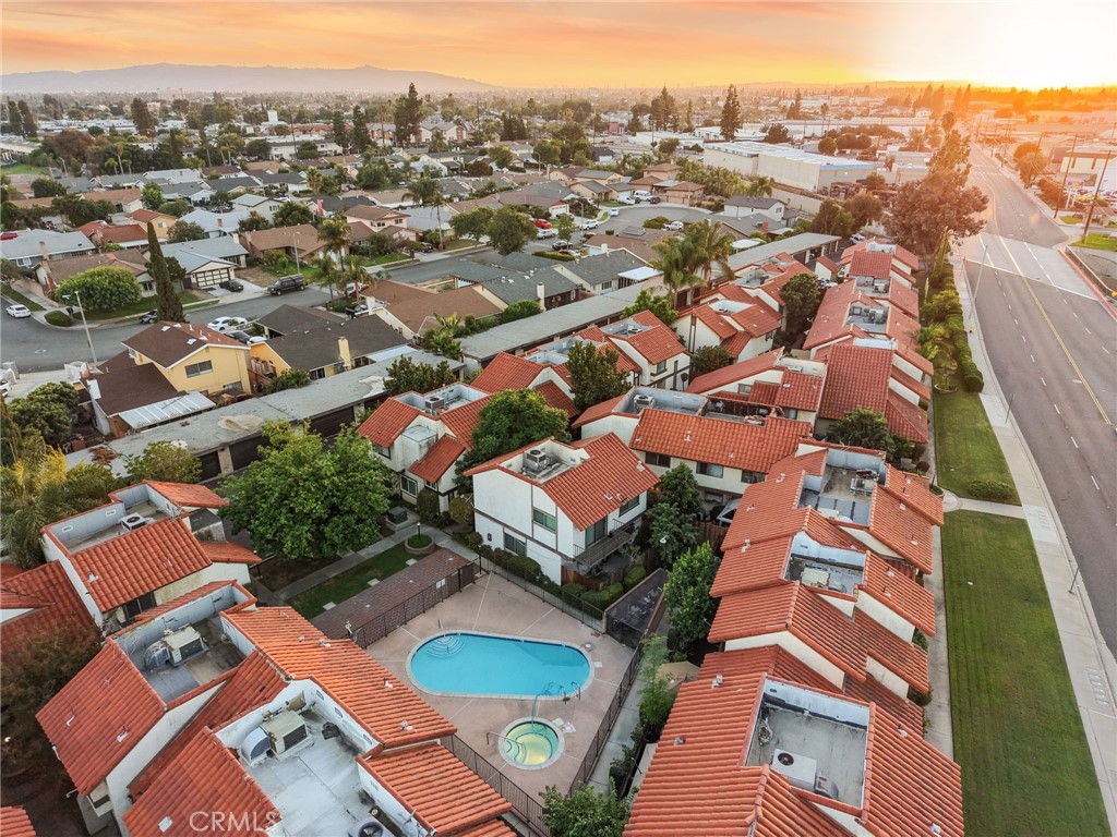https://media.crmls.org/medias/1da61e62-d965-402b-a17d-d0b3eea05f1c.jpg?preset=X-Large