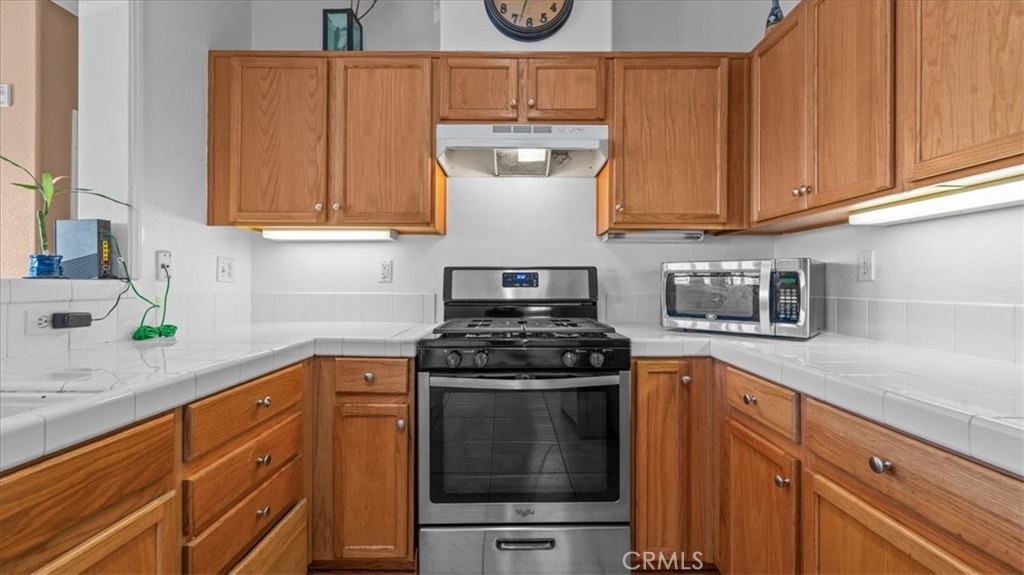 https://media.crmls.org/medias/1da7a4b4-a453-4faf-8414-83800bacc0c3.jpg?preset=X-Large