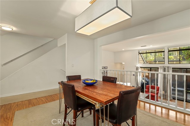 Detail Gallery Image 10 of 38 For 209 S Oakland Ave #D,  Pasadena,  CA 91101 - 3 Beds | 2/1 Baths
