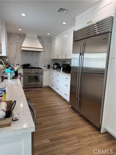 8006 Bleriot Avenue, Los Angeles CA: https://media.crmls.org/medias/1da82ca3-818b-461e-b695-bbcc9e9a17cf.jpg