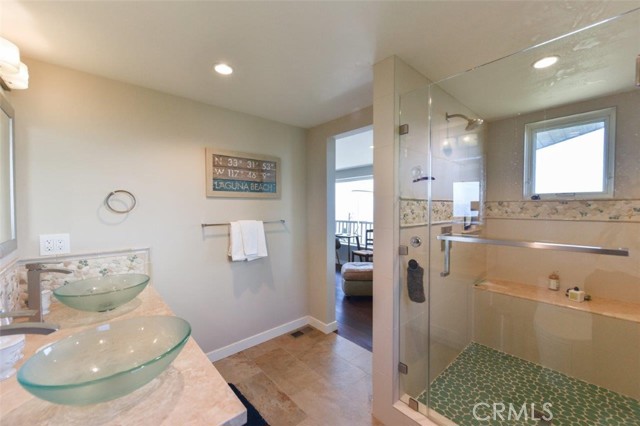 Detail Gallery Image 23 of 38 For 2192 Crestview Dr, Laguna Beach,  CA 92651 - 3 Beds | 3/1 Baths