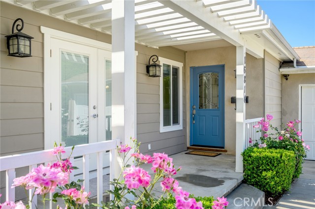 Detail Gallery Image 5 of 31 For 16814 Hartland, Lake Balboa,  CA 91406 - 3 Beds | 2 Baths